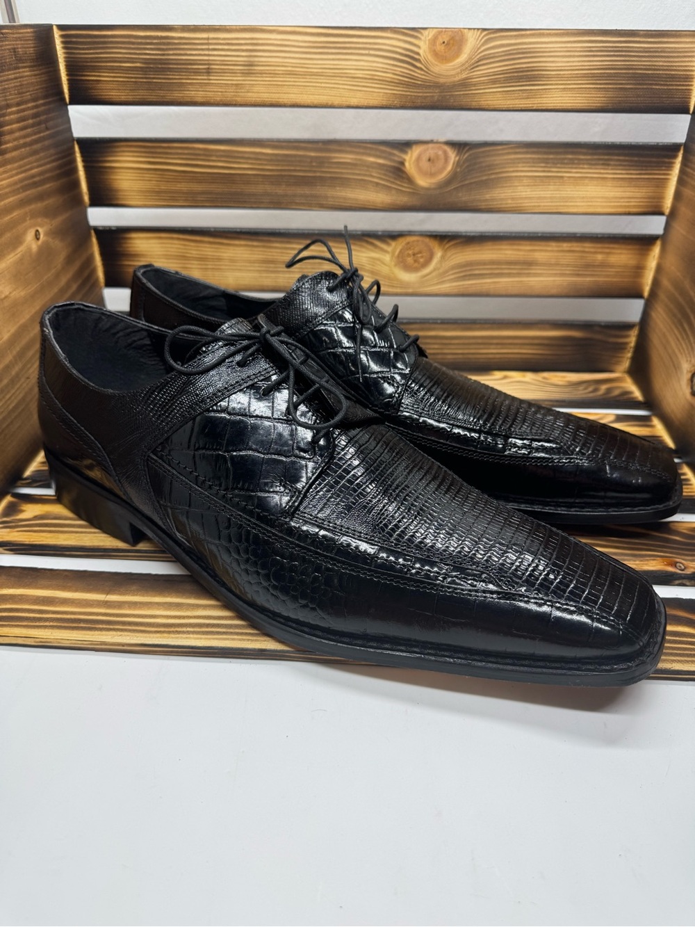 Stacy Adams Black Croc-Embossed Lace-Up Oxfords #0128